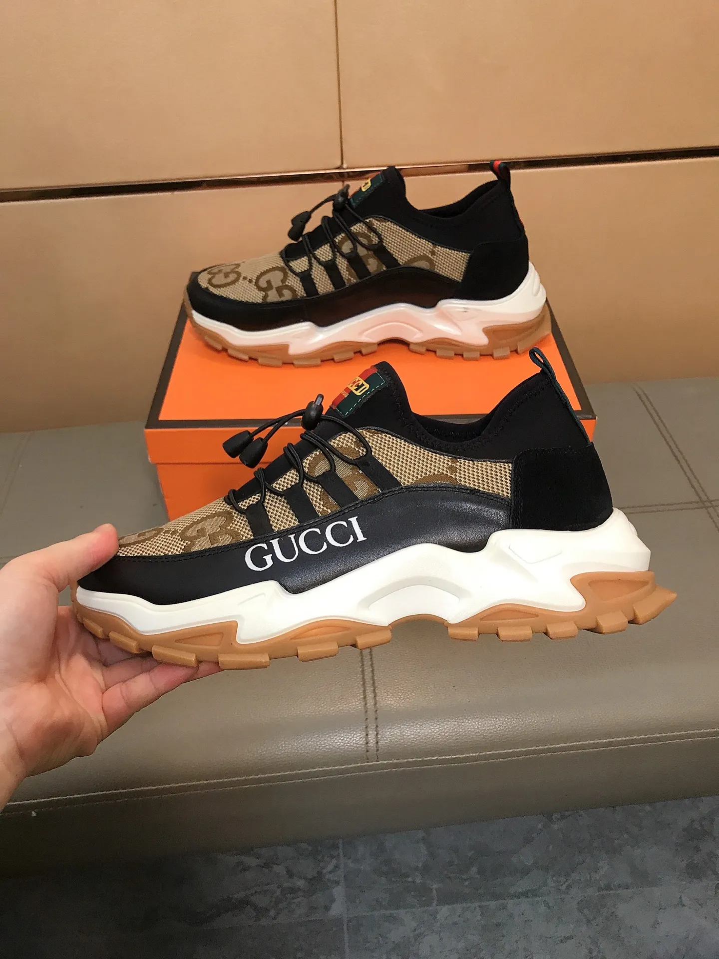 Men's shoes 240 👟👟〈GUCCI〉 New casual shoes, luxury and fashionable high-end products👉👉The perfect last shape makes this shoe immediately create a strong aristocratic atmosphere. Imported cowhide + brand printed fabric, sheepskin feet, rubber outsole super wear-resistant😍☕️Number of yards: 38～44
